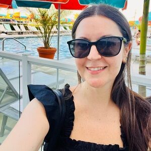 Meet your Posher, Alyson